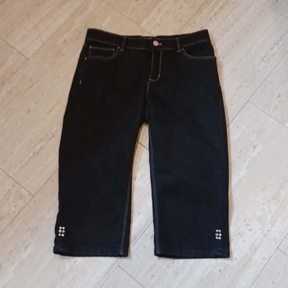 White House Black Market Black Jean Capris